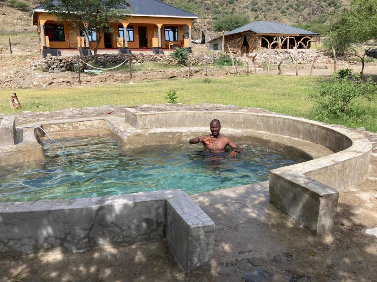 Lake Natron Maasai Guesthouse Mtowabaga ภายนอก รูปภาพ